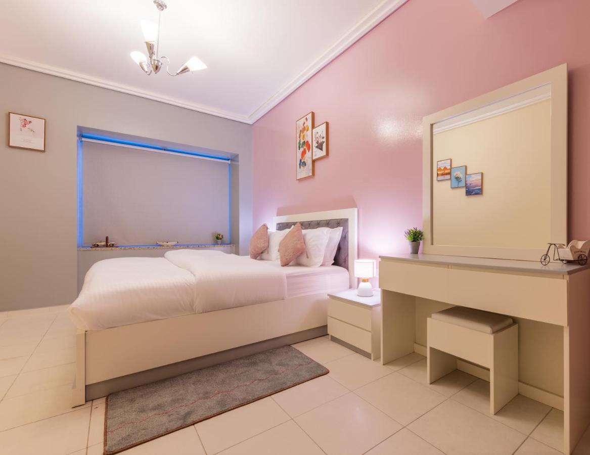 Trinity Holiday Homes - Sheikh Zayed Road Near To Financial Center Metro Station Dubái Exterior foto