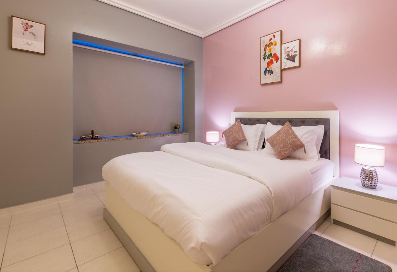 Trinity Holiday Homes - Sheikh Zayed Road Near To Financial Center Metro Station Dubái Exterior foto