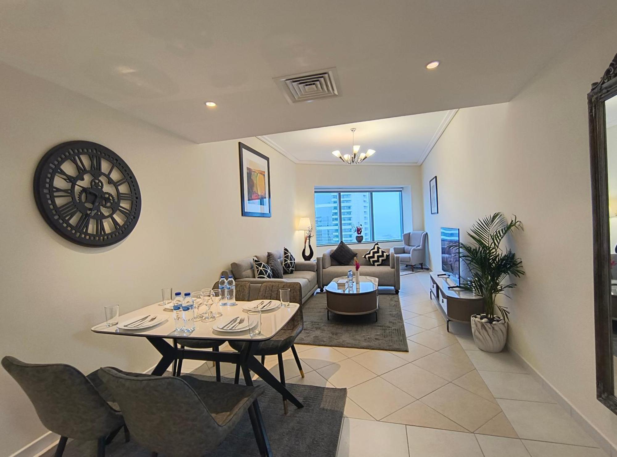 Trinity Holiday Homes - Sheikh Zayed Road Near To Financial Center Metro Station Dubái Exterior foto