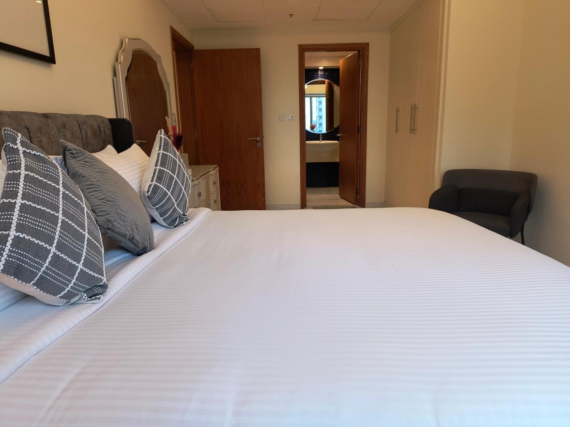 Trinity Holiday Homes - Sheikh Zayed Road Near To Financial Center Metro Station Dubái Exterior foto